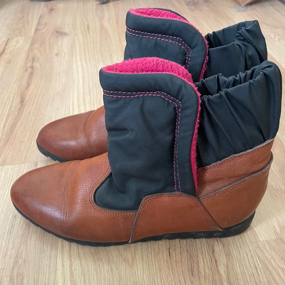 Vtg Revelations Brown Leather Slip-On Lined Boots women 8.5 Black Pink Snow READ